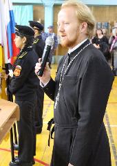 1 сентября состоялась торжественная патриотическая линейка в школе номер 333 при участии Военного отдела Санкт-Петербургской епархии