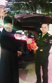 Военный отдел провел благотворительную акцию с вручением подарков к Рождеству Христову и Новому Году пациентам военного госпиталя