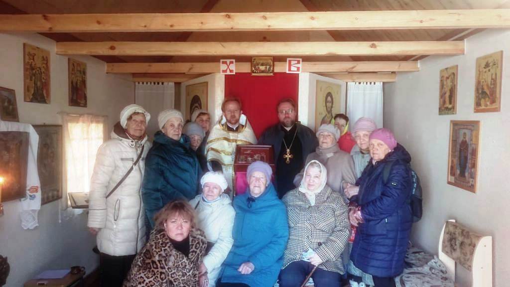 40 дней со дня гибели клирика военного благочиния протоиерея Олега Артемова отметили в Новой Ладоге у Суворовского храма