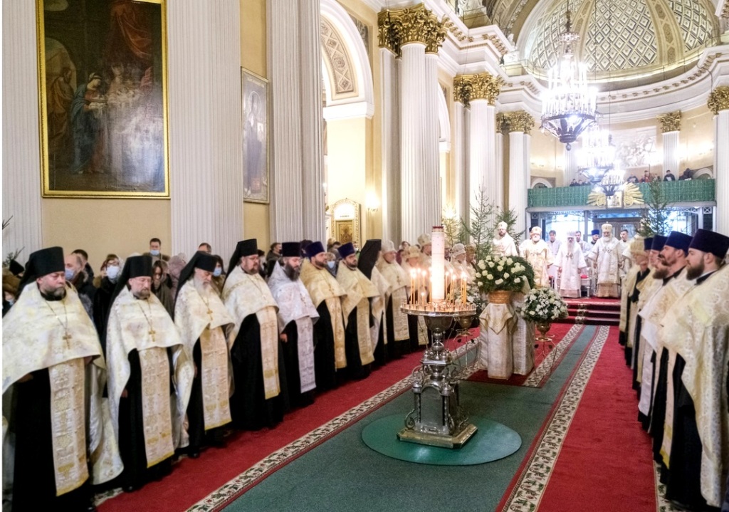 Архимандрит Алексий (Ганьжин) сослужил митрополиту Санкт-Петербургскому и Ладожскому Варсонофию на великой вечерне в Александро-Невской лавре