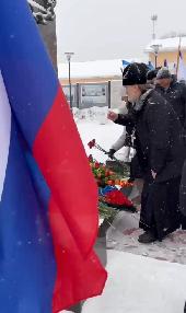 Архимандрит Алексий (Ганьжин), по приглашению губернатора Калужской области Владислава Шапша, принял участие в торжествах в честь адмирала Д.Н. Сенявина и возложил цветы к его памятнику