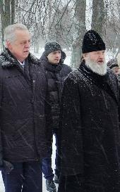 Архимандрит Алексий (Ганьжин) принял участие в конференции, посвященной 300-летию Перми, и совершил заупокойную литию на Пискаревском мемориальном кладбище